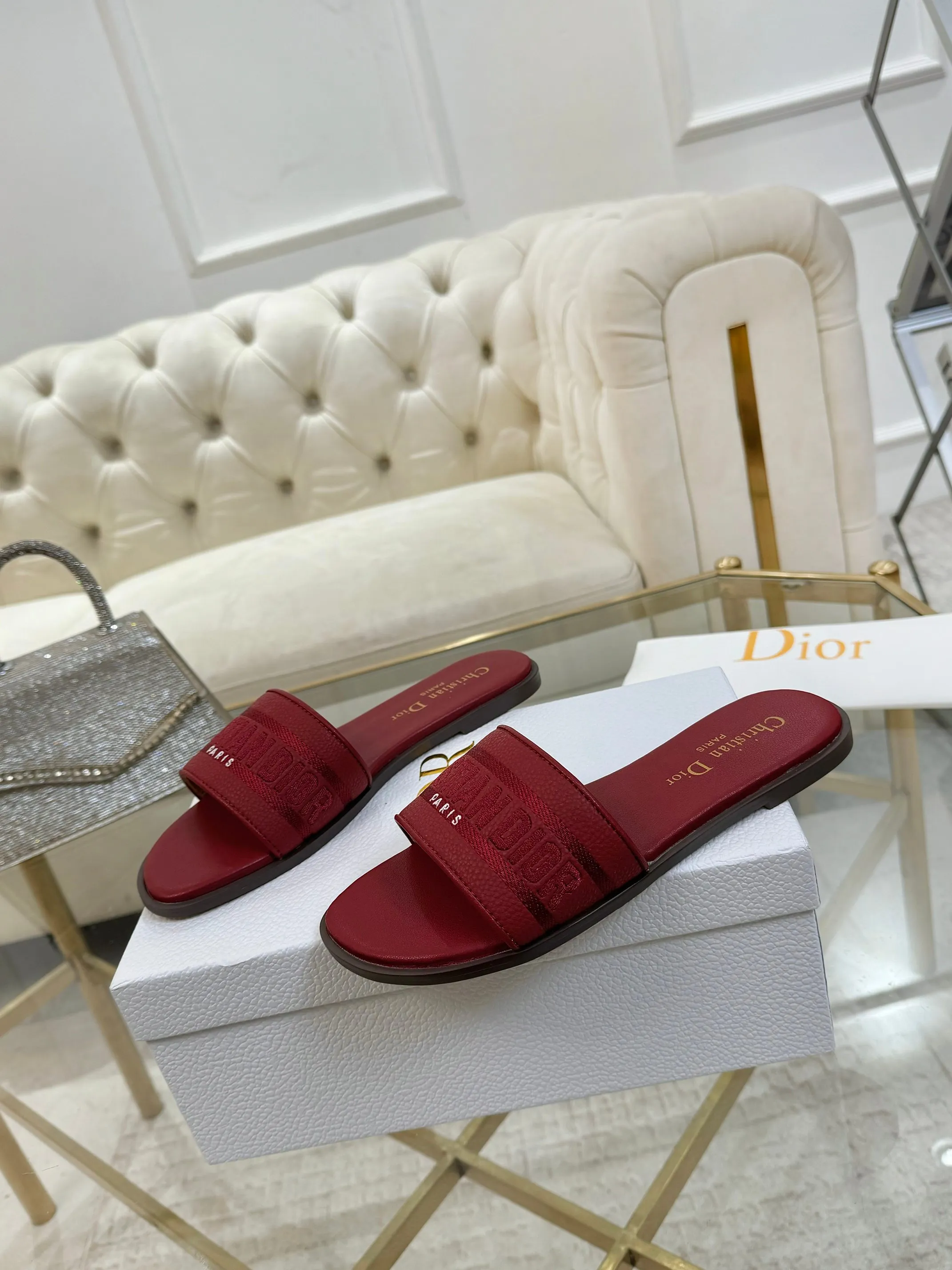 👟👟Ex-factory price 340👟👟 Genuine leather sole +40 Dior new style cowhide surface, sheepskin lining + embroidery process, 5 colors optional, code size 35-42, rubber sole, genuine leather sole +40
